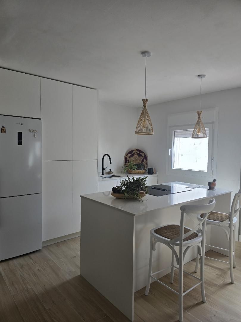 Pis en venda a Calle Francisco de Ariño, 8, San Carlos - San José Cuina de Pis en venda en  Sevilla Capital amb Aire condicionat, Calefacció i Moblat