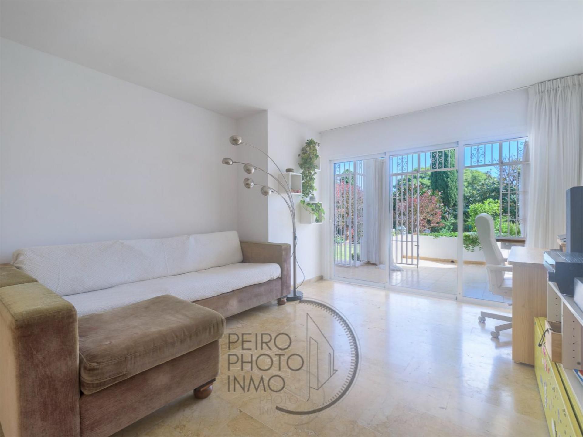 Pis en venda a Calle de Sabinillas, 33, Paraiso - Barronal Jardí de Pis en venda en Estepona amb Terrassa i Piscina