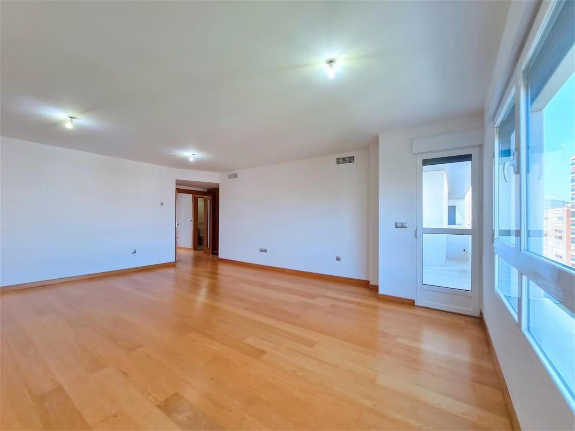 Pis en venda a Avenida Reina Victoria Eugenia, 2, Alameda Sala d'estar de Pis en venda en Cartagena amb Aire condicionat, Terrassa i Piscina