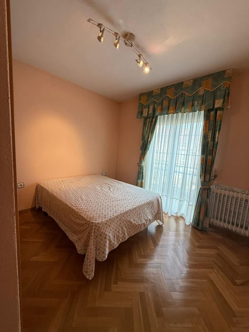 Habitación de Casa o chalet para compartir en San Fernando de Henares con Calefacción, Jardín privado y Parquet