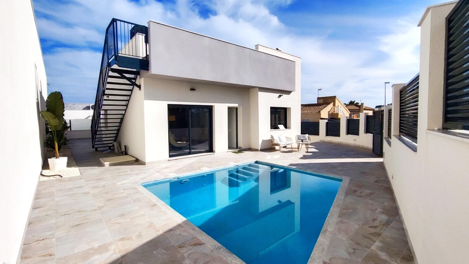 Piscina de Casa o xalet en venda en Pilar de la Horadada amb Jardí privat, Terrassa i Piscina