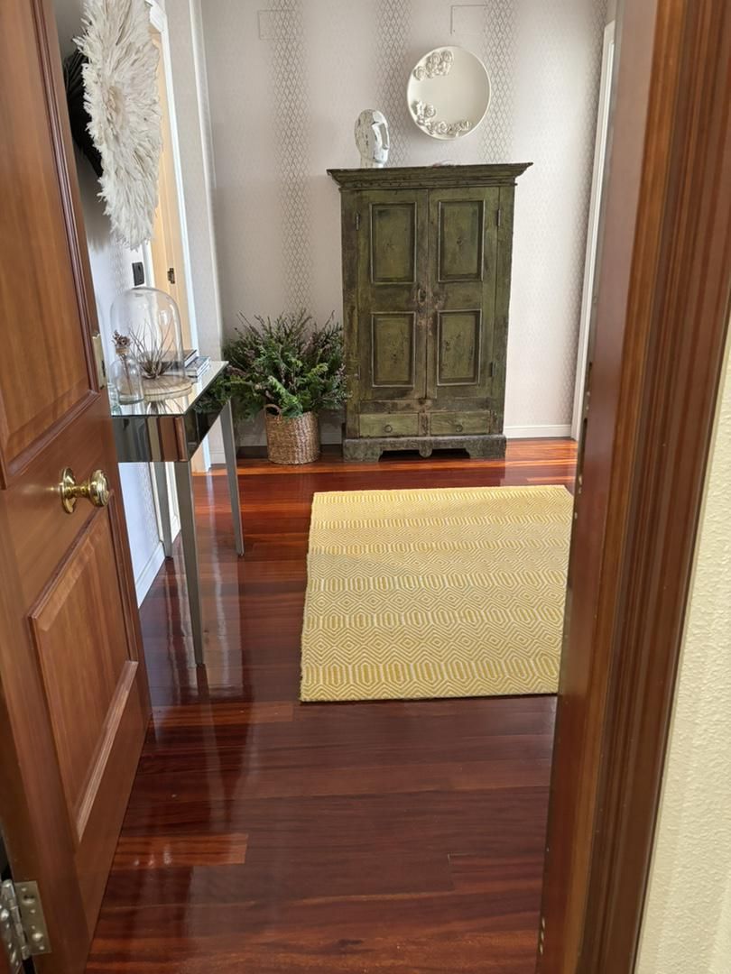 Vista exterior de Piso en venta en Vigo  con Parquet, Trastero y Amueblado