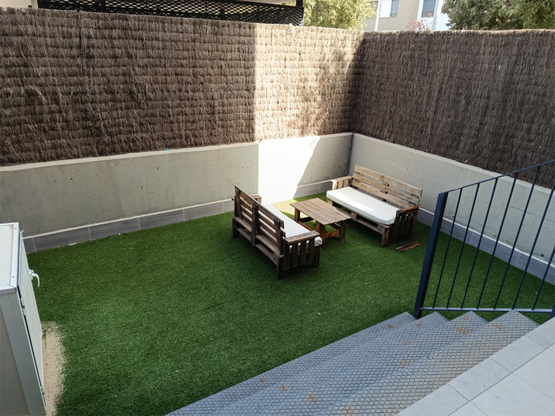 Estudio de alquiler en Calle El Manantial, 2, Tablero Bajo - Arruzafilla Terraza de Estudio de alquiler en Córdoba Capital con Parquet y Amueblado