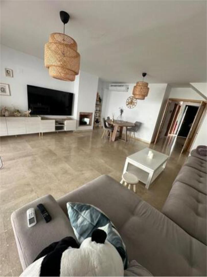 Casa adosada de alquiler en Oromana