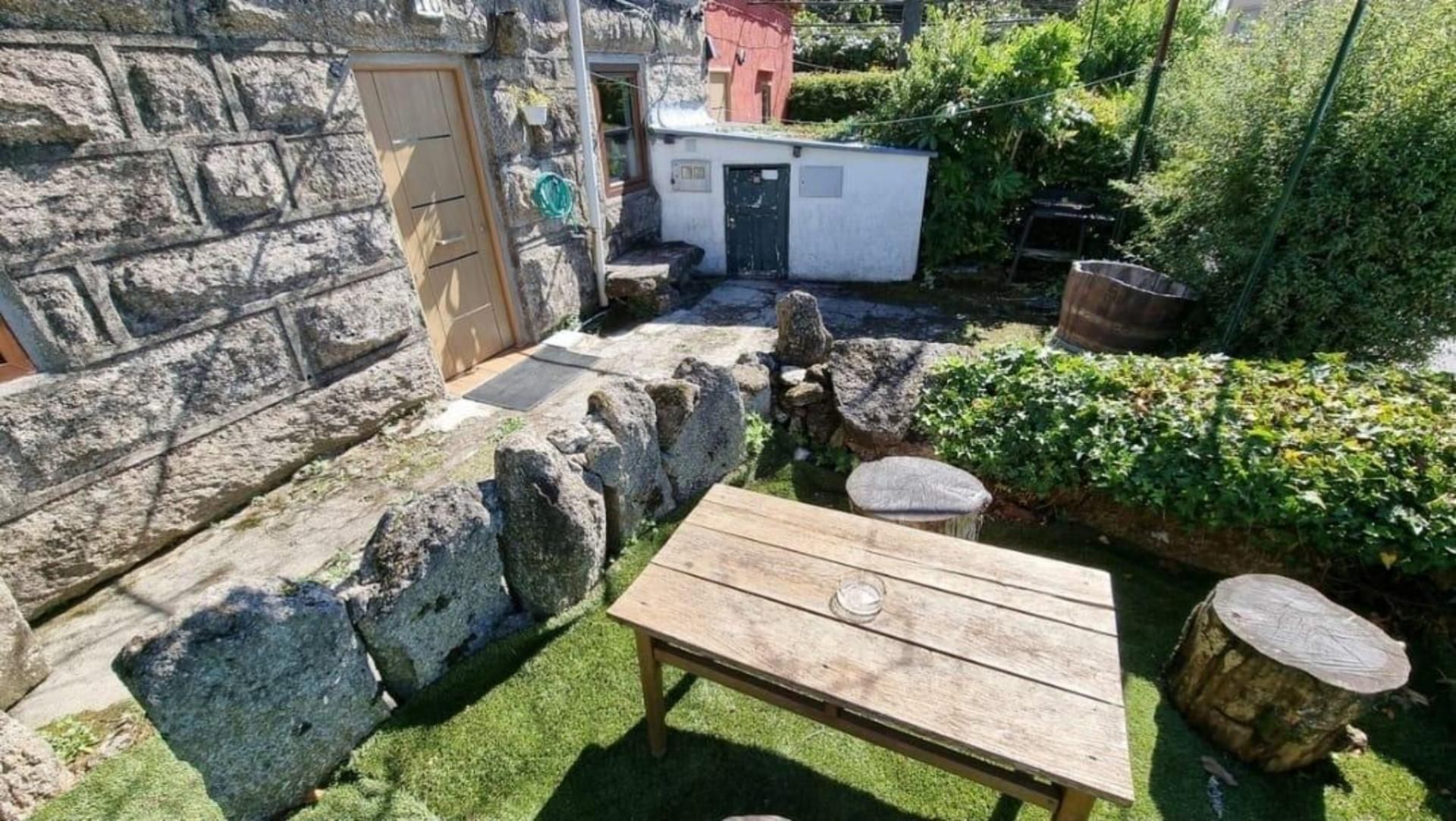 Casa adosada de lloguer a Rúa do Monte dos Chaos, 14, Campus Sur - Santa Marta Jardí de Casa adosada de lloguer en Santiago de Compostela  amb Calefacció, Jardí privat i Terrassa