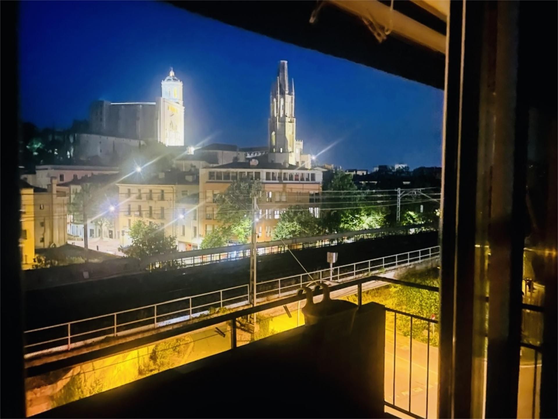 Piso en venta en Carrer de Pedret, 2, Pont Major - Pedret - Campdorà Vista exterior de Piso en venta en Girona Capital con Balcón