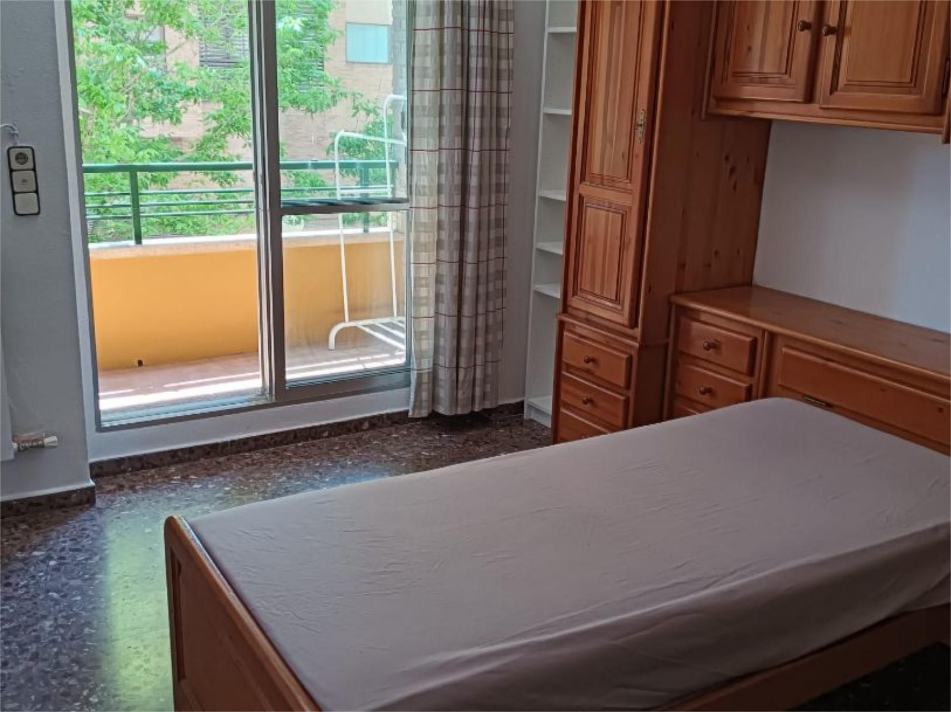 Piso para compartir en Avenida de Juan Carlos I, 27, Romareda Habitación de Piso para compartir en  Zaragoza Capital con Calefacción, Terraza y Amueblado