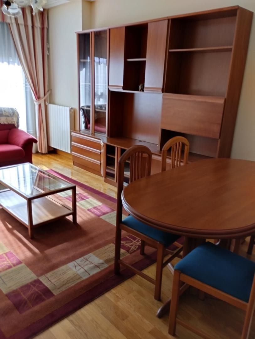 Flat to rent in Plaza Doctor Emilio Giménez Heras, 7, San Agustín - Parque Europa Living room of Flat to rent in Burgos Capital