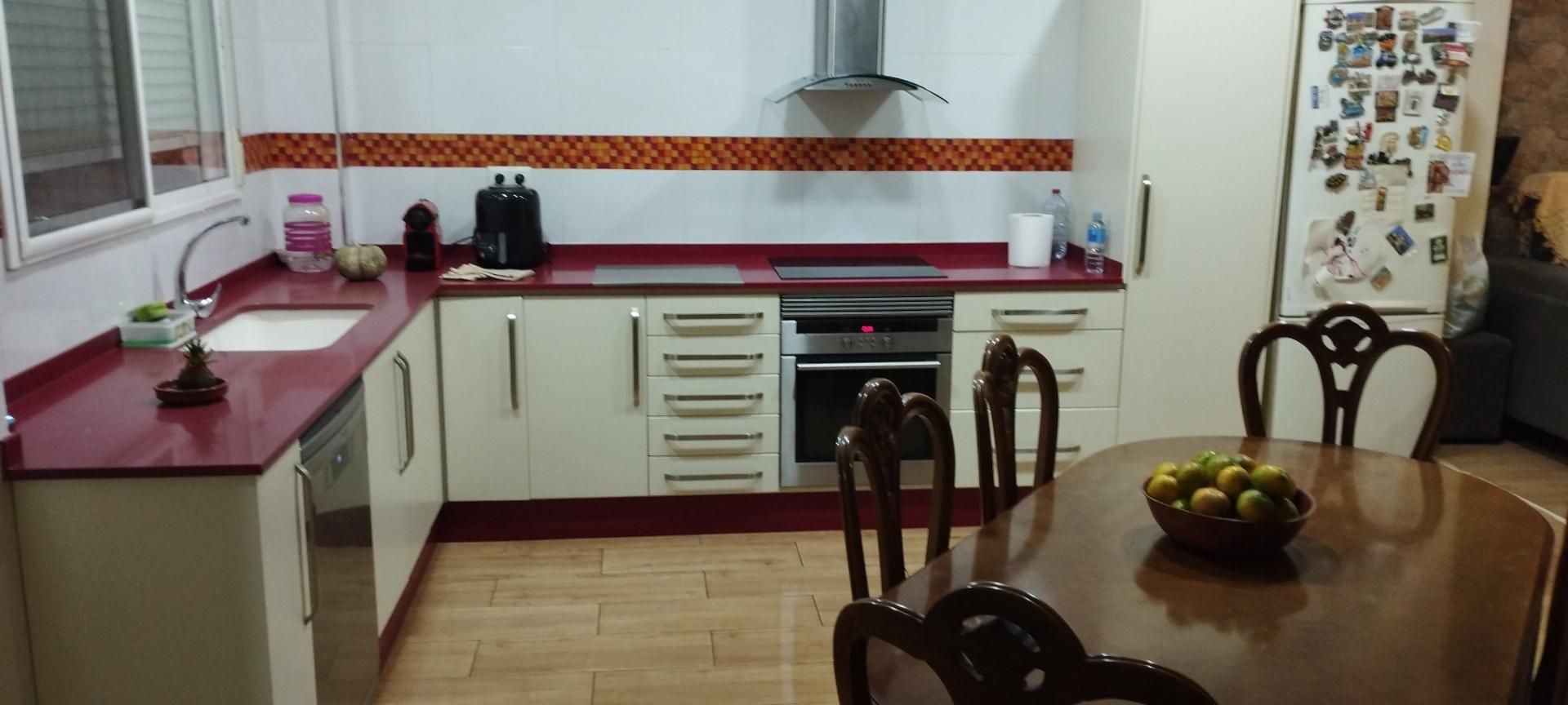 Cuina de Casa adosada en venda en Algemesí amb Aire condicionat, Terrassa i Balcó