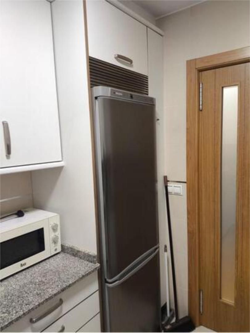 Cuina de Pis de lloguer en Arteixo amb Calefacció, Traster i Moblat