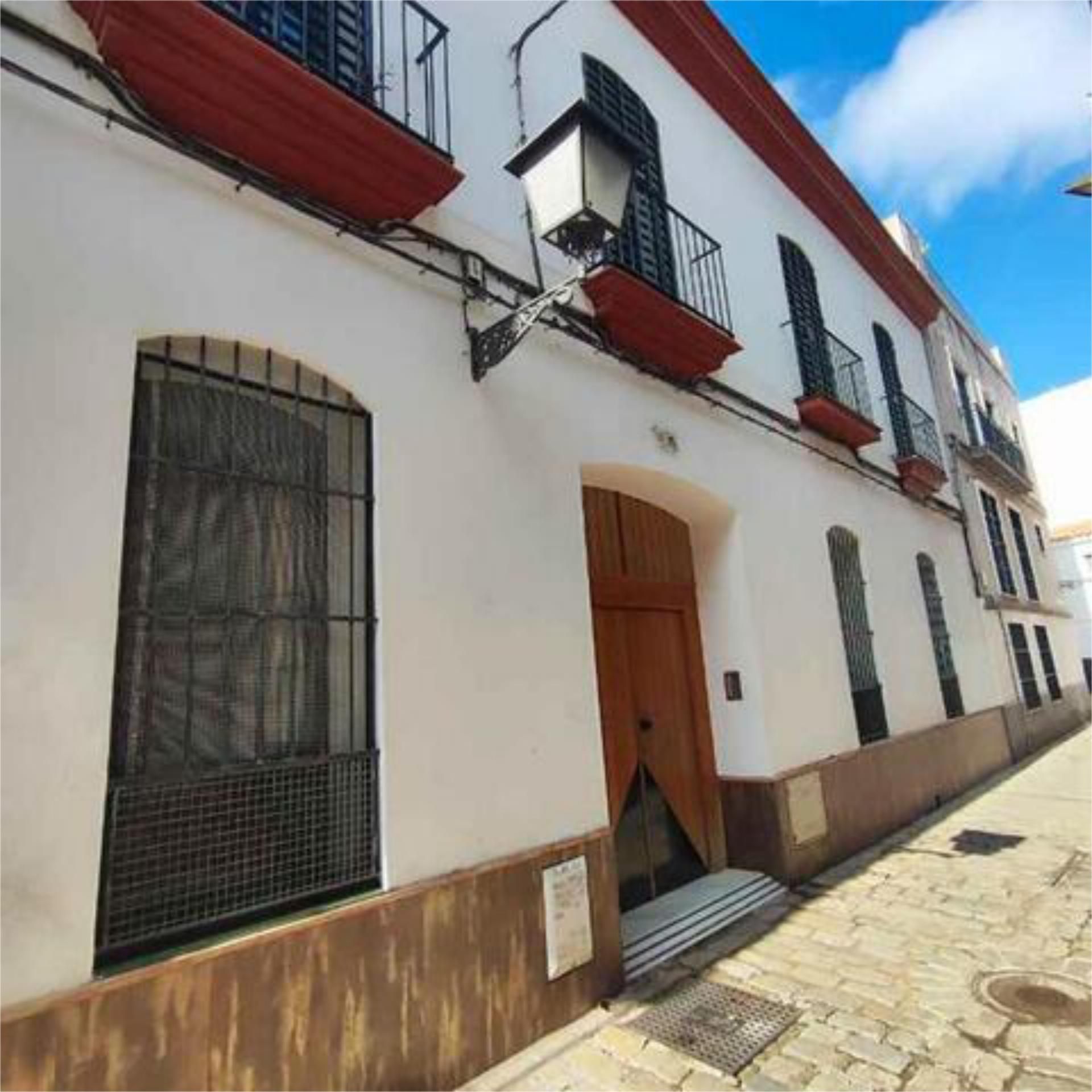 Pis en venda a San Vicente Vista exterior de Pis en venda en Sevilla Capital amb Calefacció