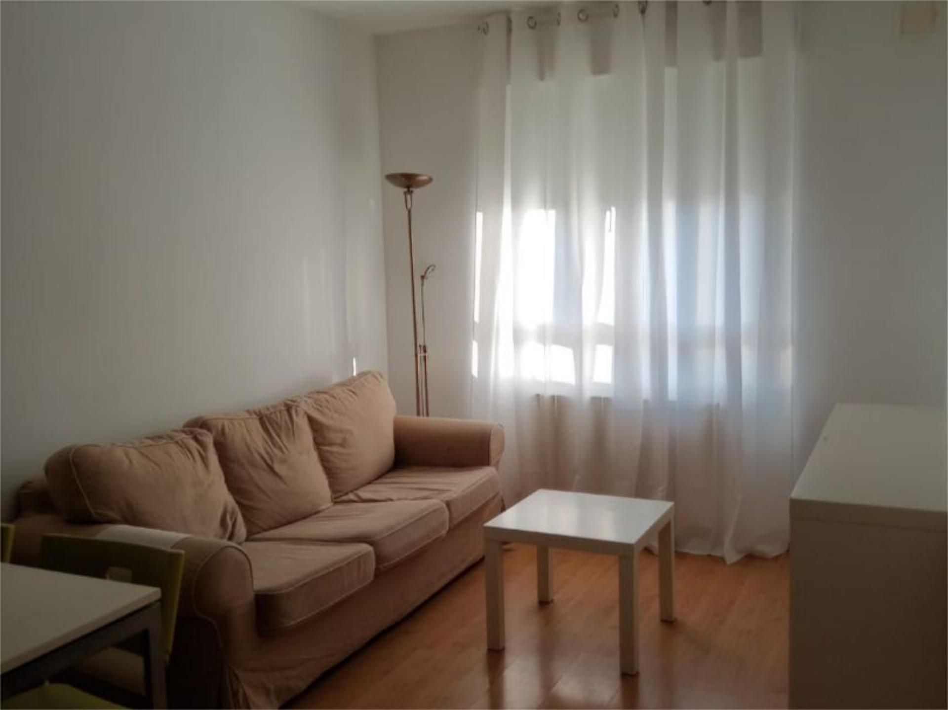 Sala de estar de Apartamento de alquiler en Carbajosa de la Sagrada con Calefacción y Amueblado