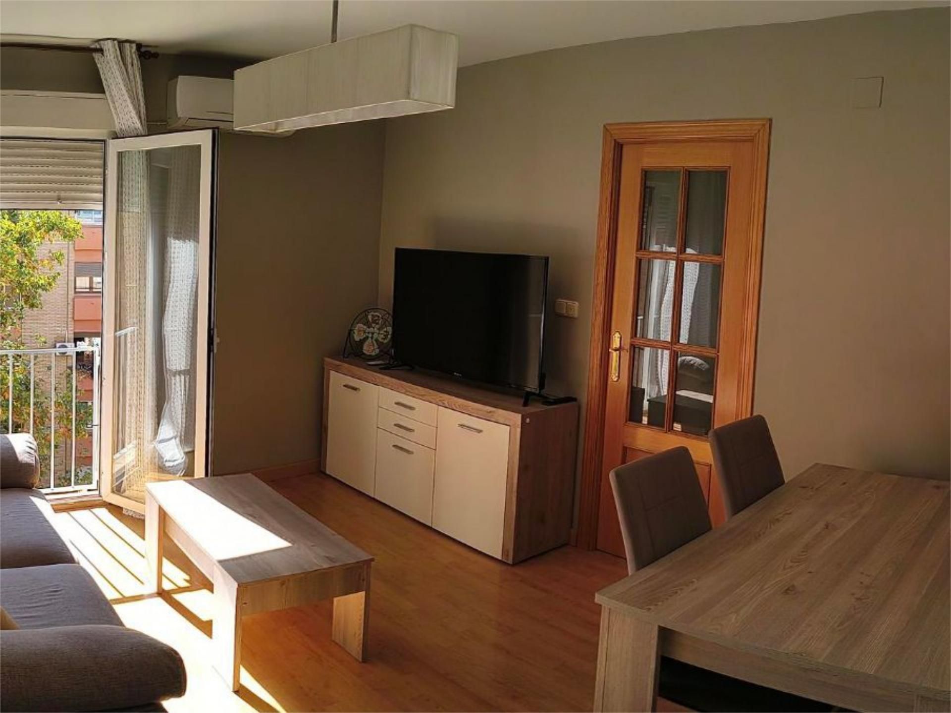 Pis de lloguer a Avenida de las Fuerzas Armadas, 6, Pajaritos Sala d'estar de Pis de lloguer en  Granada Capital amb Aire condicionat, Calefacció i Parquet