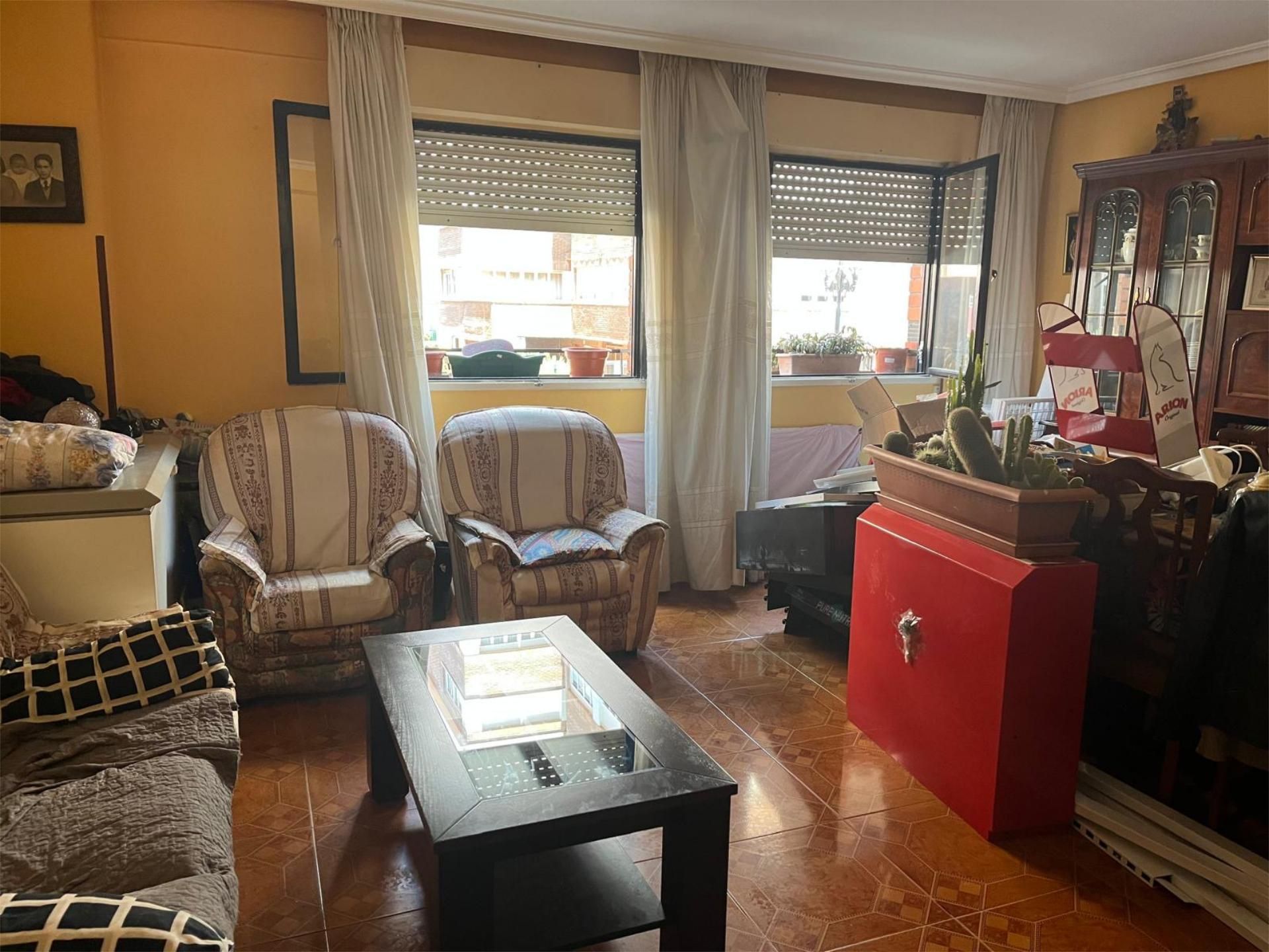 Piso en venta en Calle Fernando Alonso Díaz, 41, Santo Domingo - El Campillín Sala de estar de Piso en venta en Oviedo  con Trastero y Amueblado