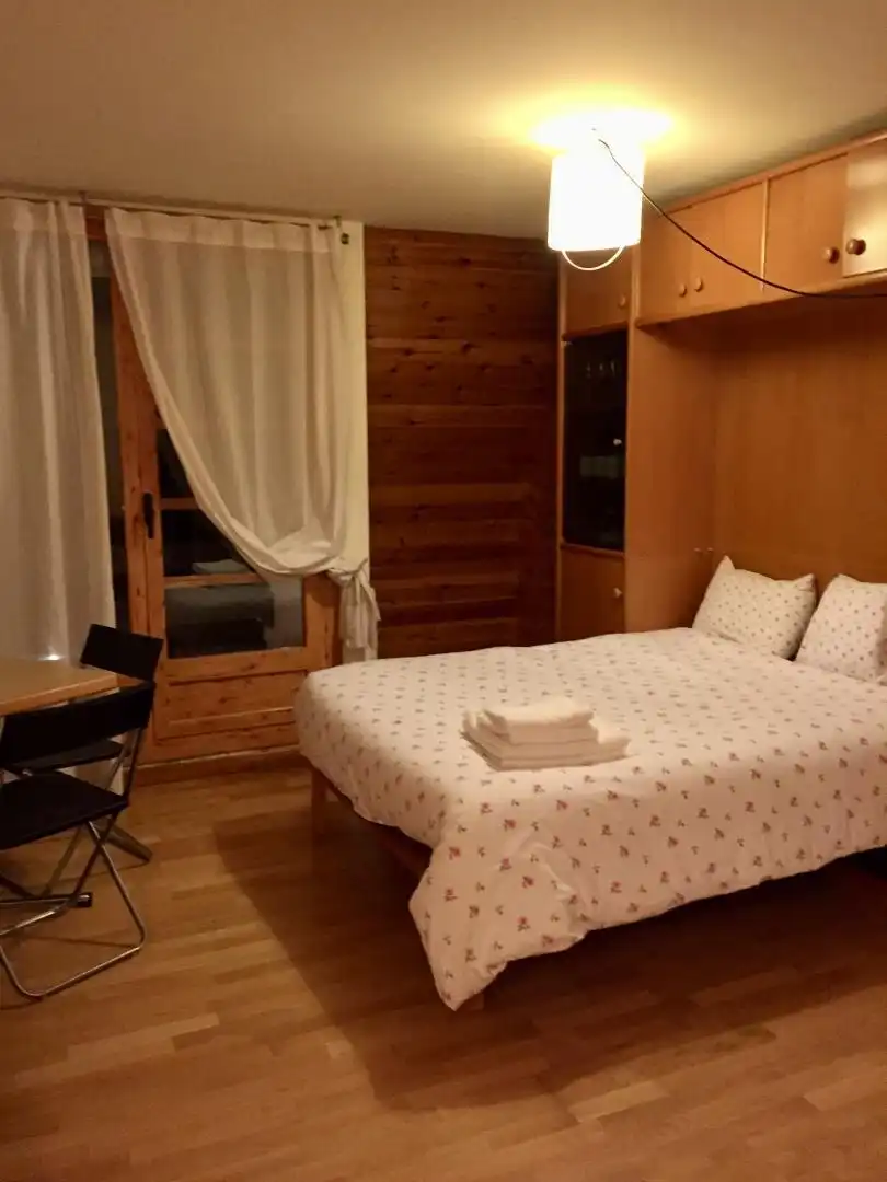Dormitori de Loft de lloguer en Alp amb Calefacció, Parquet i Moblat