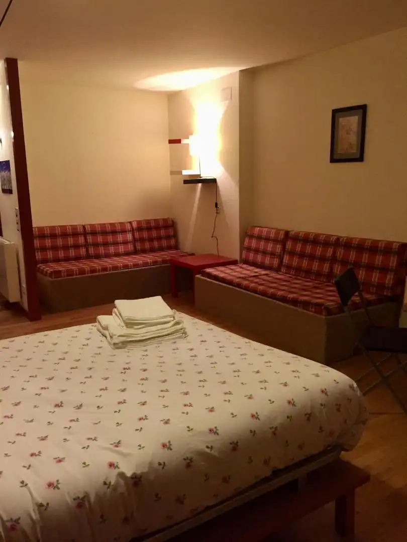 Dormitori de Loft de lloguer en Alp amb Calefacció, Parquet i Moblat
