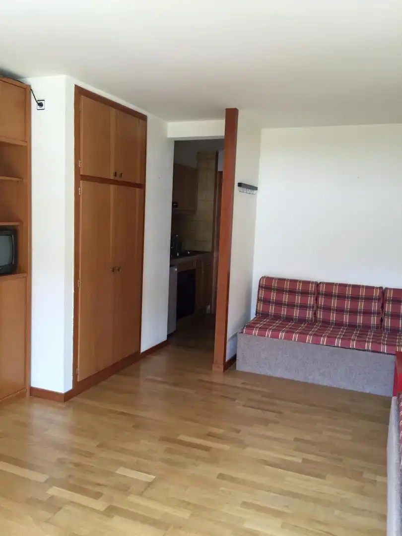 Dormitori de Loft de lloguer en Alp amb Calefacció, Parquet i Moblat