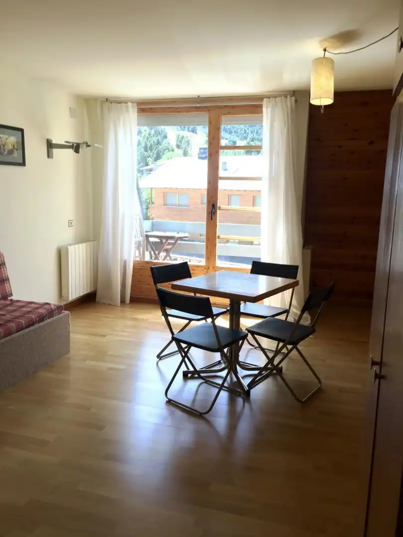 Menjador de Loft de lloguer en Alp amb Calefacció, Parquet i Moblat