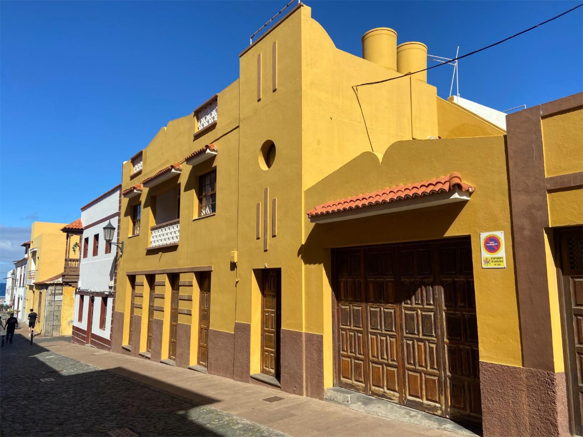 Exterior view of House or chalet for sale in Garachico  with Terrace, Swimming Pool and Balcony