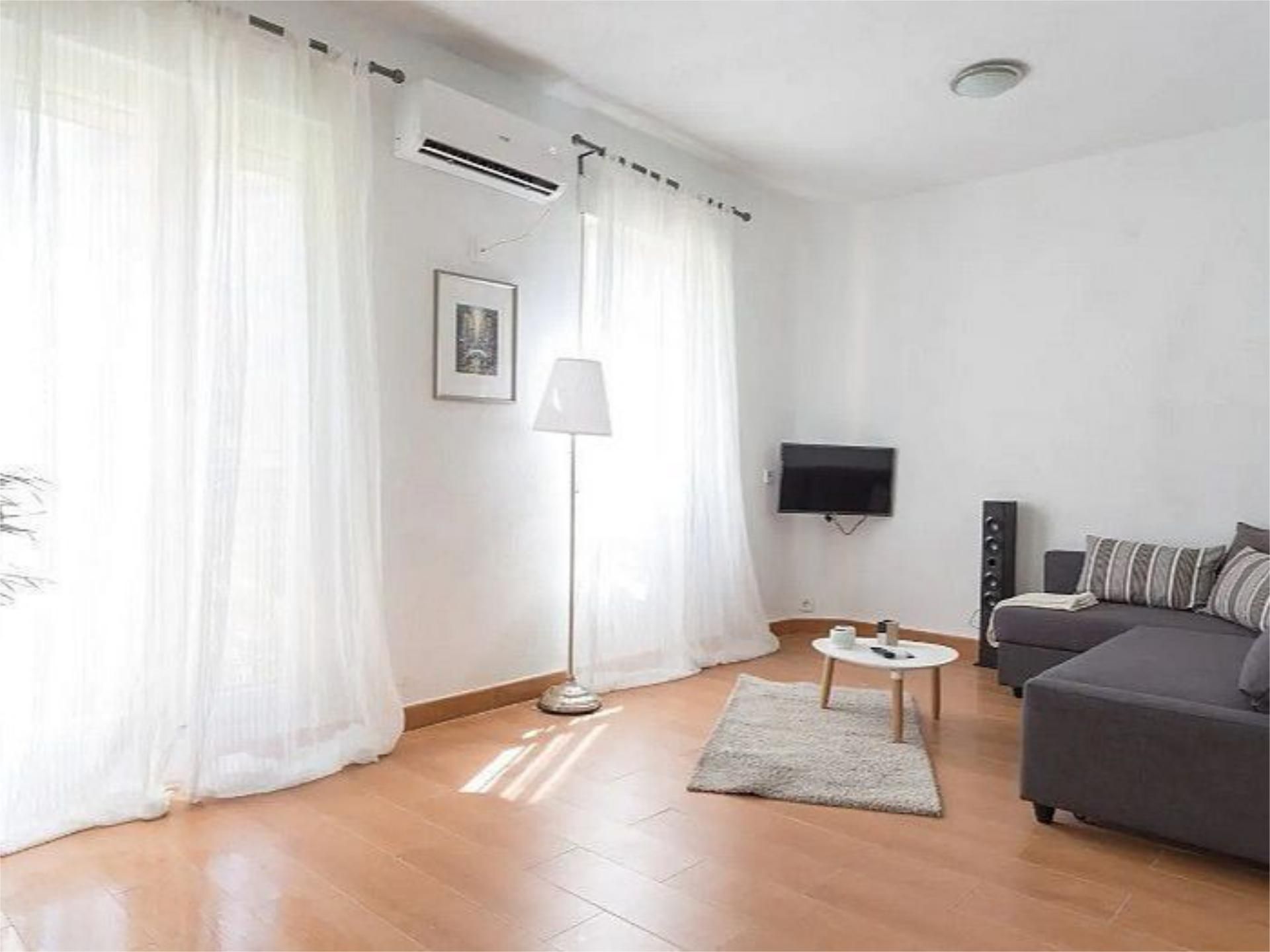 Living room of Flat to rent in Sestao   with Air Conditioner, Heating and Parquet flooring