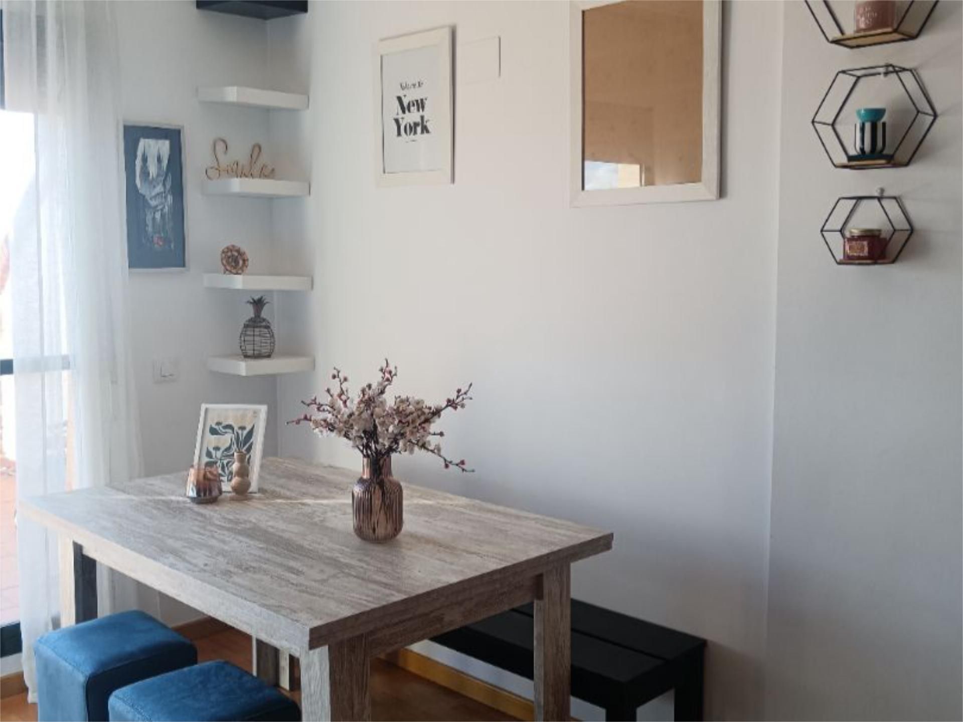 Attic to rent in Calle Esteban Sánchez, 8, San Roque - Ronda Norte Dining room of Attic to rent in Badajoz Capital  with Air Conditioner, Heating and Parquet flooring