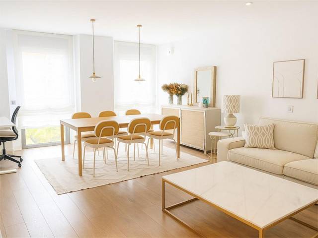 Piso en Venta en Calle del Doctor Juan José López Ibor, 22 en Valdezarza