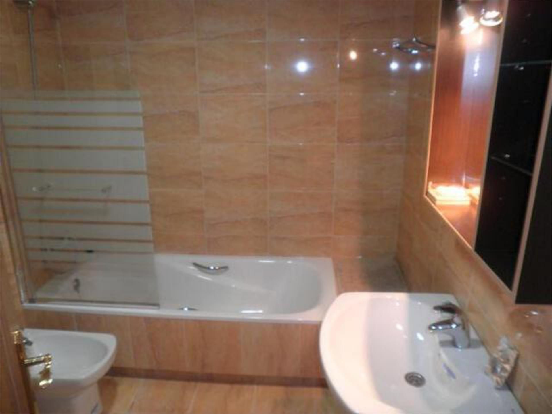 Baño de Apartamento de alquiler en Medina del Campo con Calefacción y Amueblado