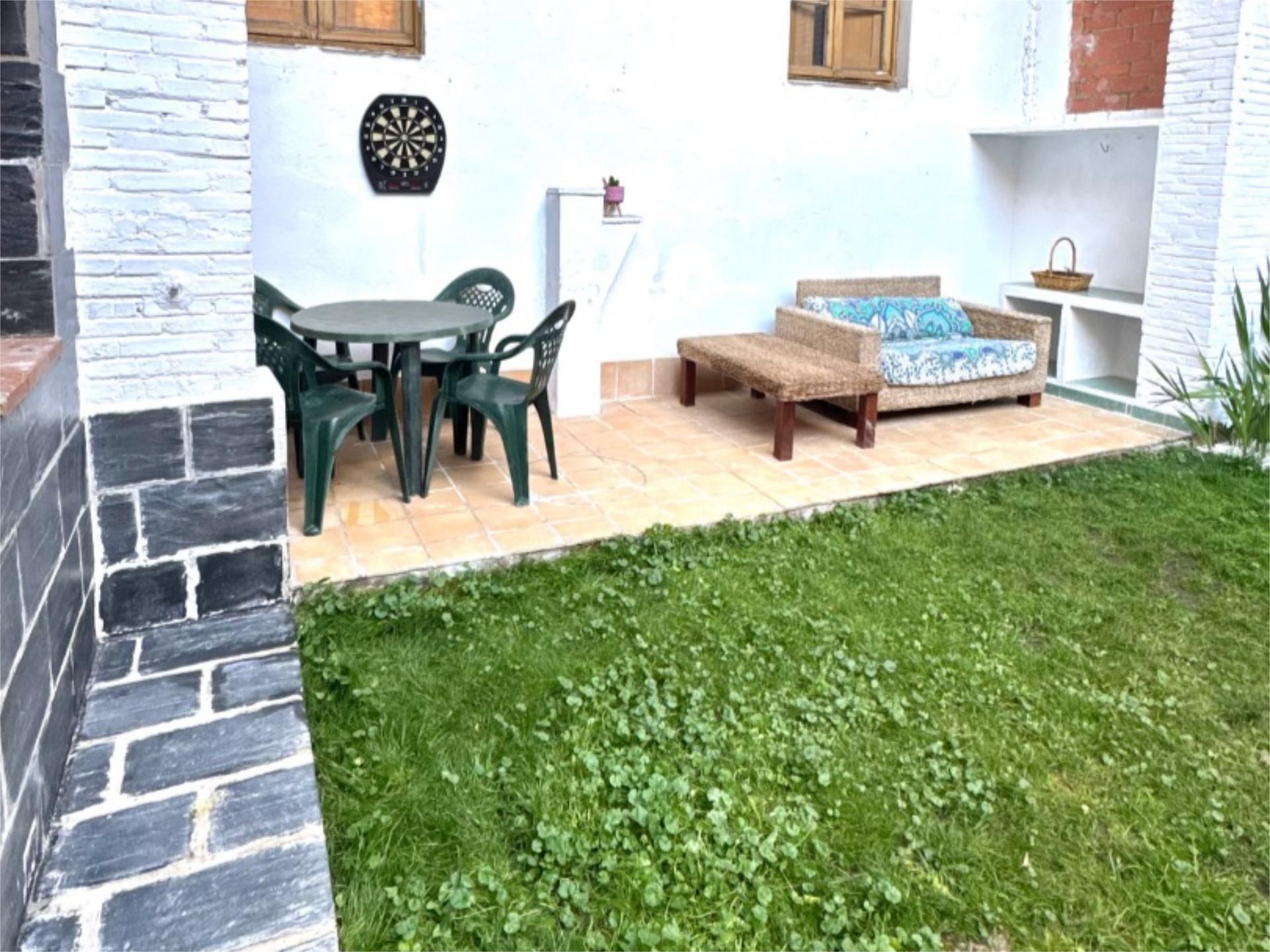 Jardín de Piso de alquiler en León Capital  con Calefacción y Jardín privado