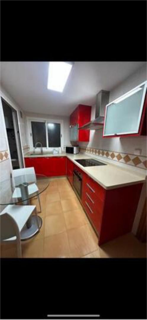 Cuina de Pis de lloguer en Roquetas de Mar amb Calefacció, Jardí privat i Terrassa