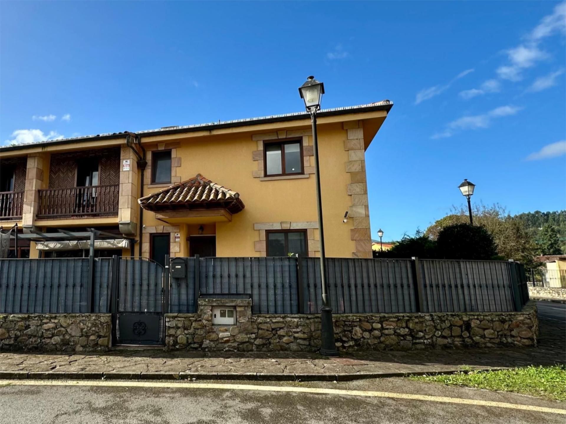 Casa o chalet en venta en Calle Camino Real, 98, Cartes Vista exterior de Casa o chalet en venta en Cartes con Terraza y Balcón