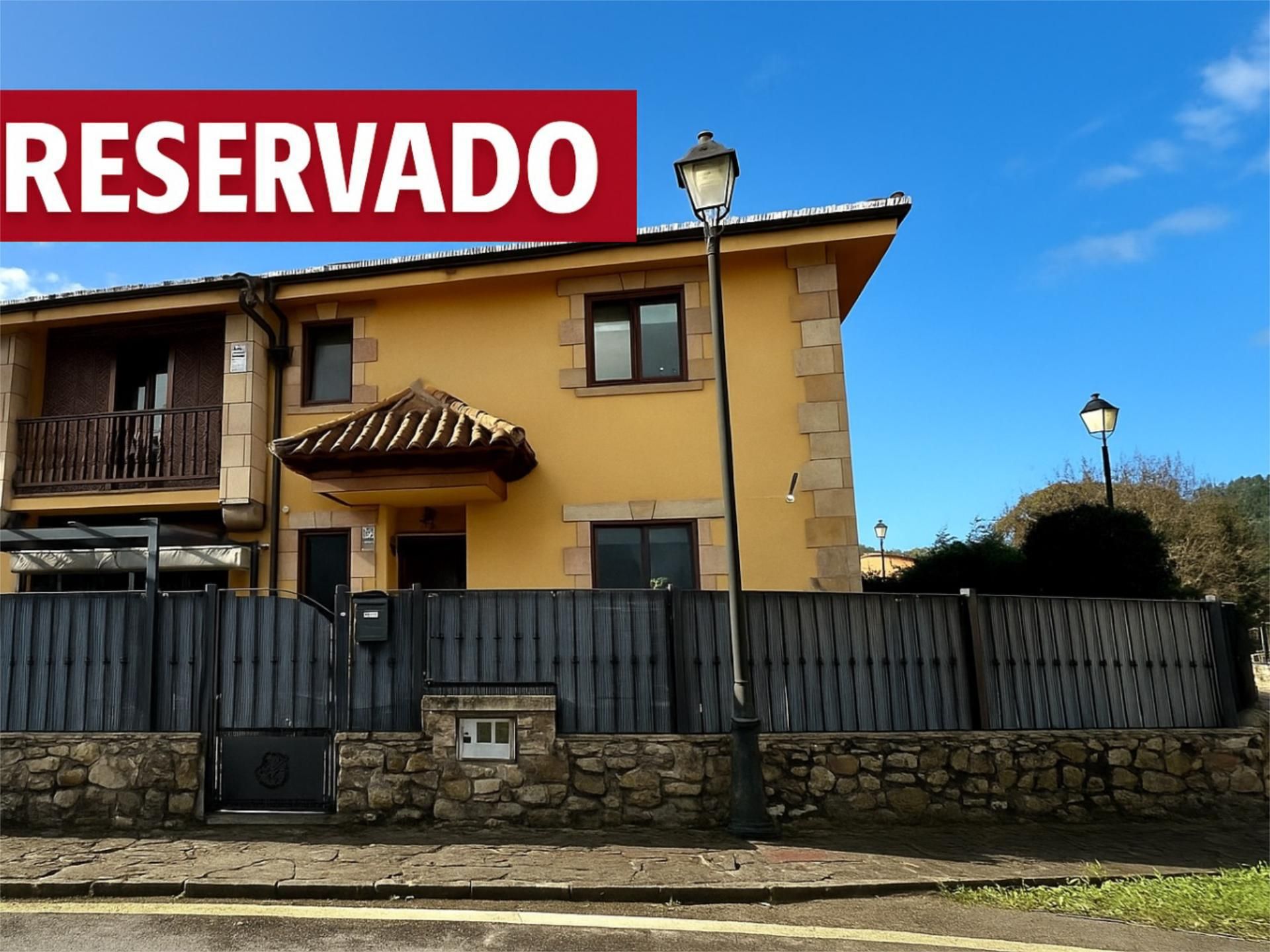 Casa o xalet en venda a Calle Camino Real, 98, Cartes Vista exterior de Casa o xalet en venda en Cartes amb Terrassa i Balcó