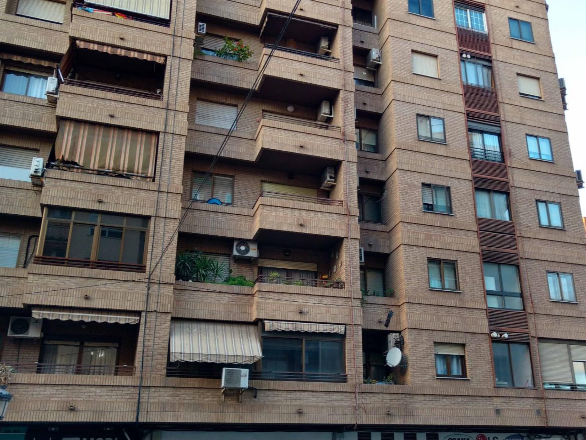 Vista exterior de Piso de alquiler en  Valencia Capital con Aire acondicionado, Terraza y Balcón