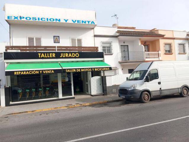 Local comercial en Alquiler en Avenida de Rota