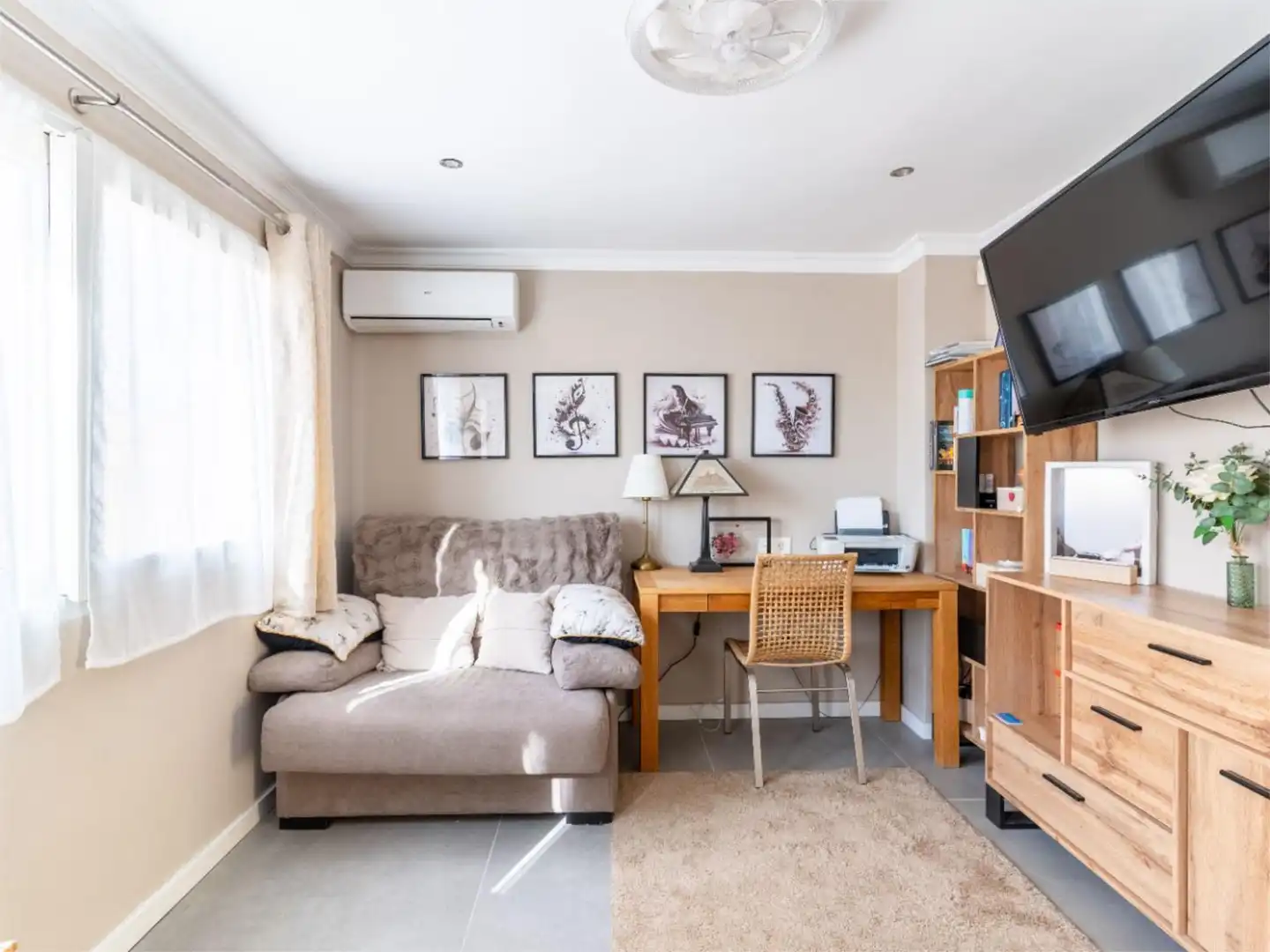 Sala de estar de Piso en venta en Garrucha con Aire acondicionado, Calefacción y Jardín privado
