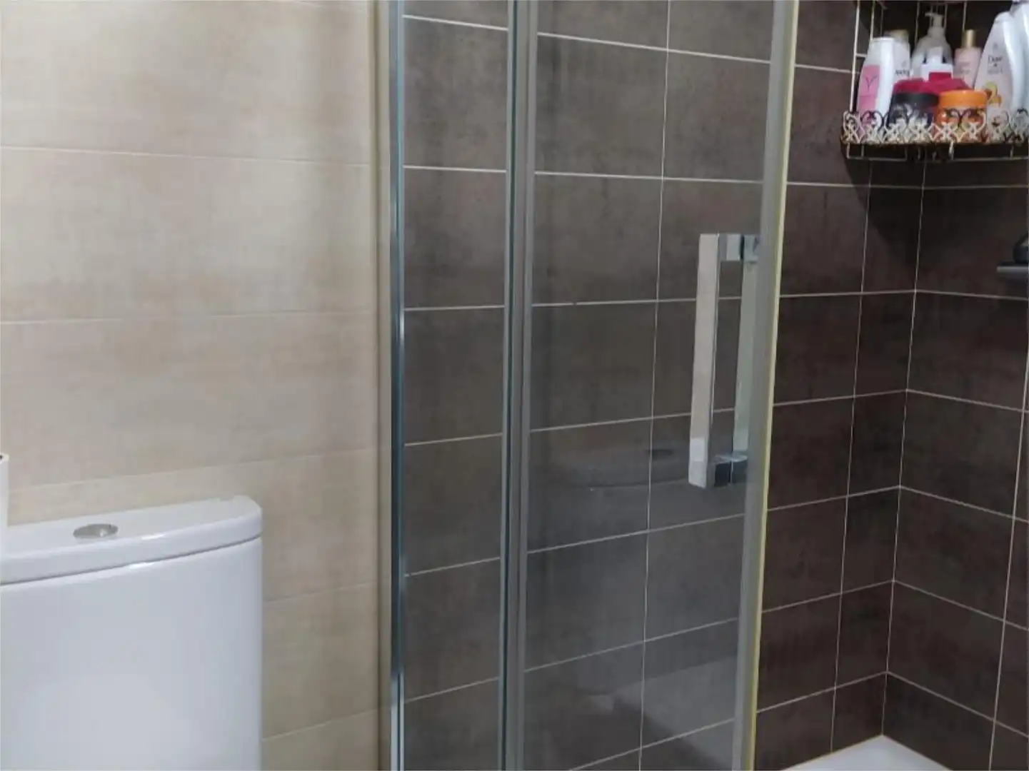 Bathroom of Flat for share in Ourense Capital   with Heating, Parquet flooring and Storage room