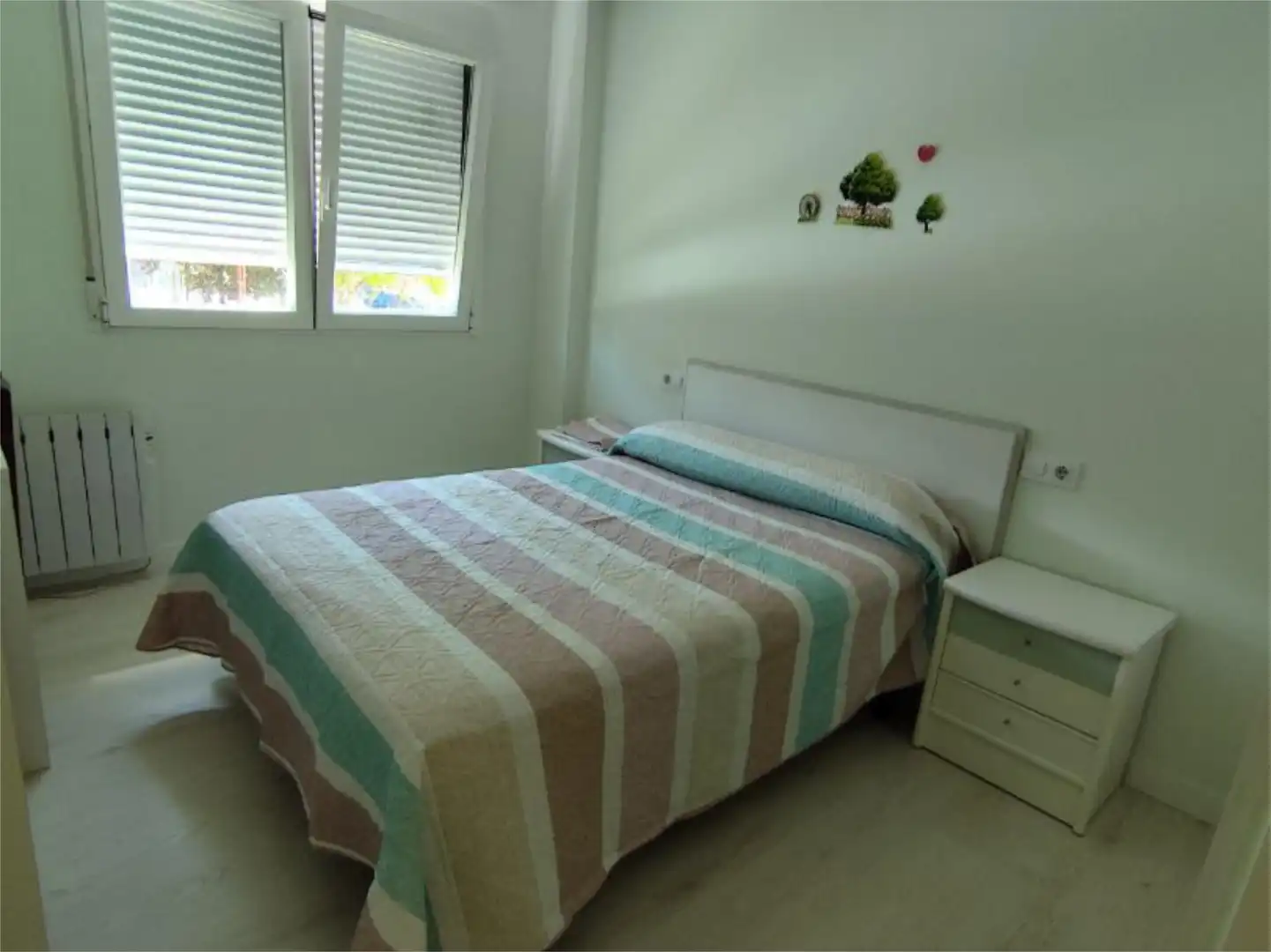 Bedroom of Flat for share in Ourense Capital   with Heating, Parquet flooring and Storage room