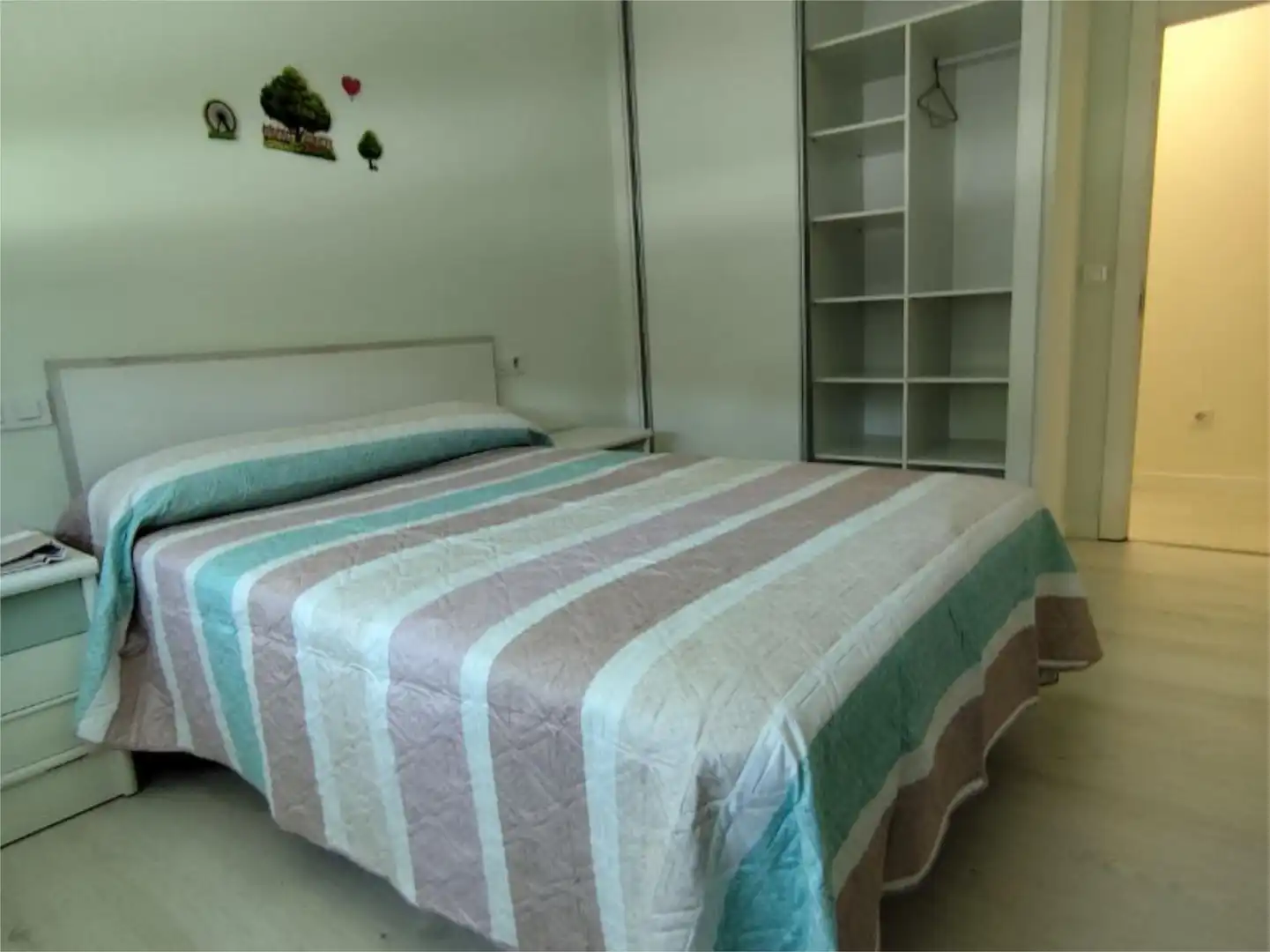 Bedroom of Flat for share in Ourense Capital   with Heating, Parquet flooring and Storage room