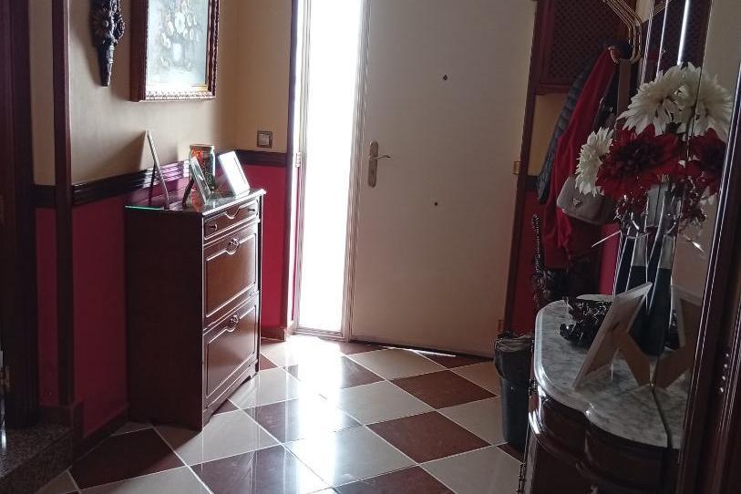 Casa adosada en venda a Calle Valdes Leal, 17, Peñamefecit - Avda Barcelona, Jaén - imatge 1 Foto 1 de Casa adosada en venda a Calle Valdes Leal, 17, Peñamefecit - Avda Barcelona, Jaén