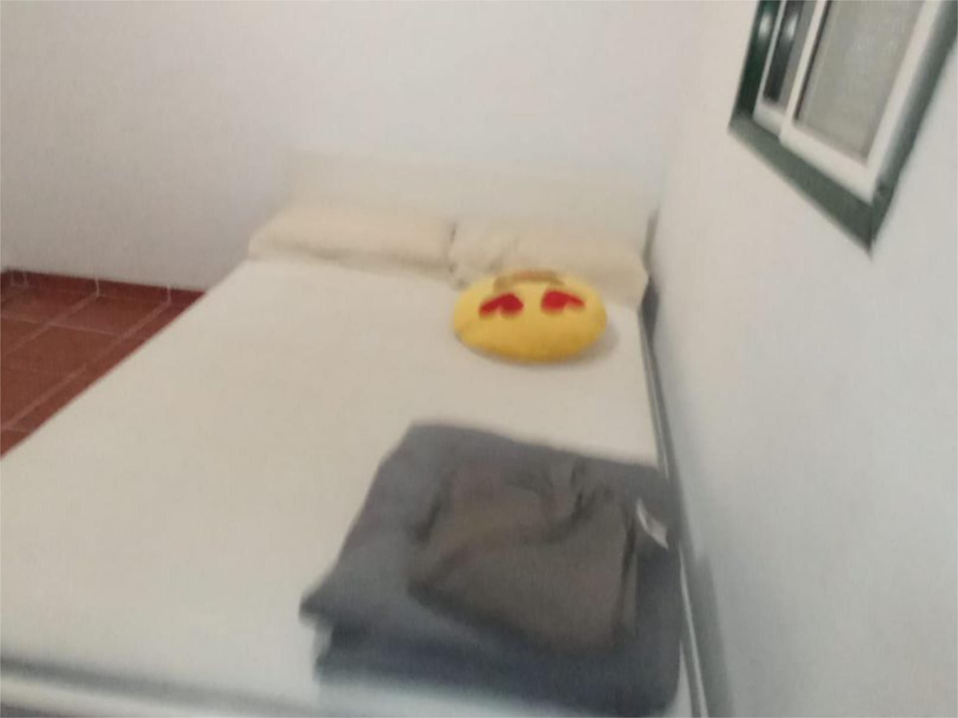 Habitación de Planta baja para compartir en  Santa Cruz de Tenerife Capital con Horno, Lavadora y Microondas