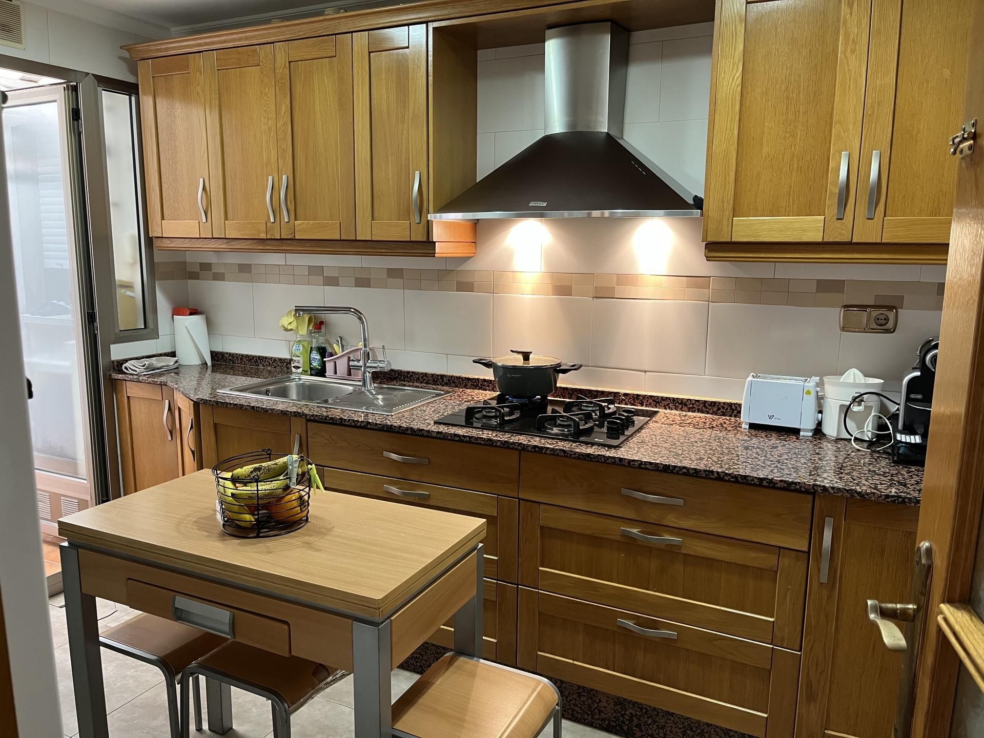 Pis en venda a Avinguda D'elx, 100, San Gabriel Cuina de Pis en venda en Alicante / Alacant amb Aire condicionat