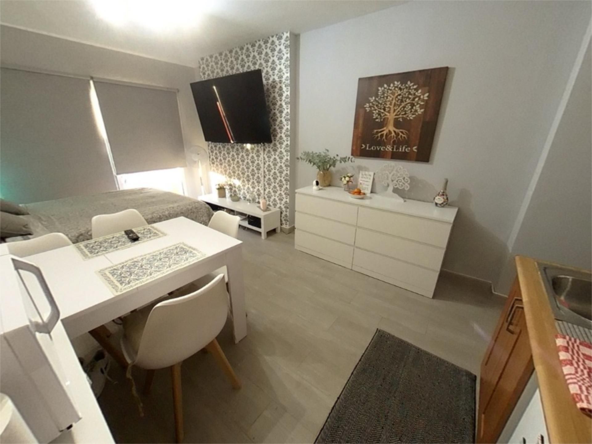 Bedroom of Study to rent in Empuriabrava  with Furnished and Balcony