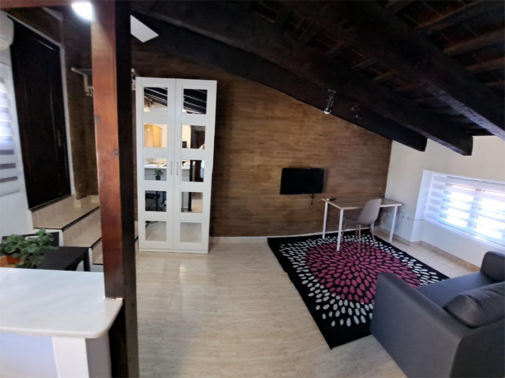 Living room of Flat to rent in  Valencia Capital  with Air Conditioner, Terrace and Furnished