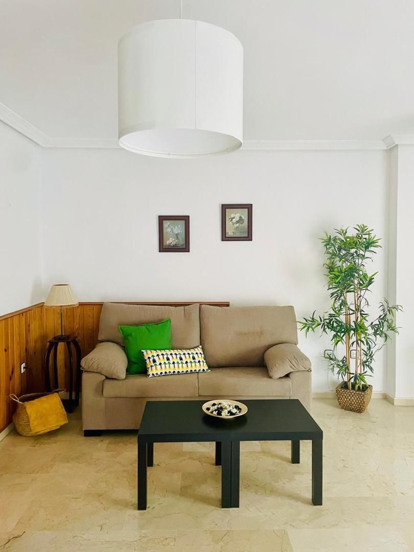 Sala de estar de Piso de alquiler en Algeciras con Aire acondicionado, Calefacción y Amueblado