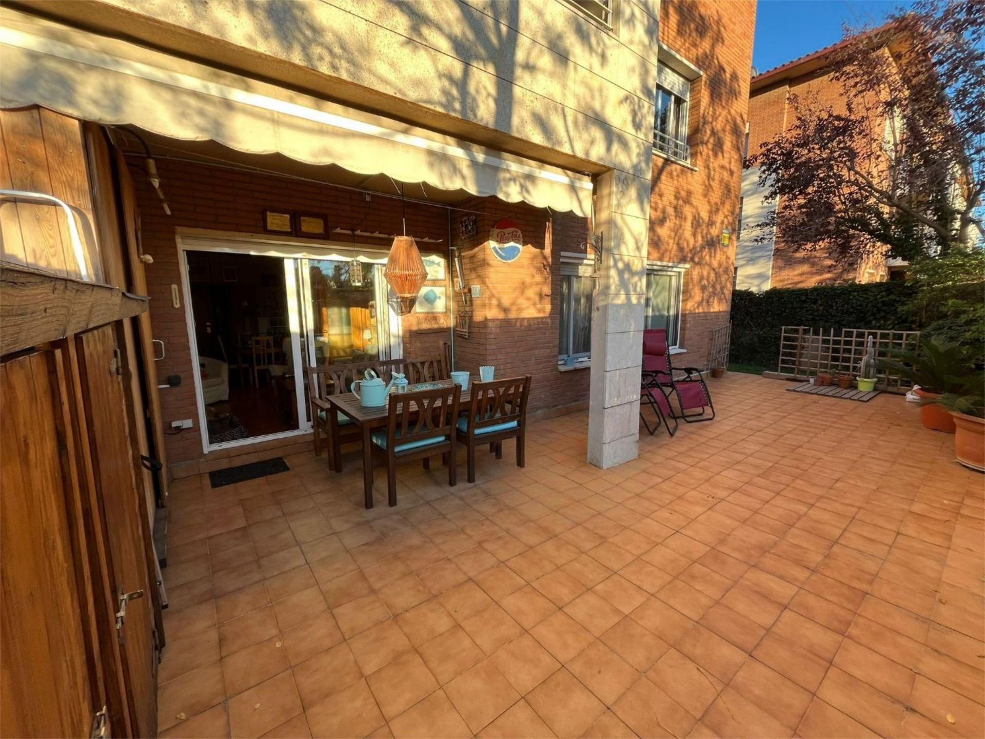 Terrassa de Pis en venda en Sant Cugat del Vallès amb Terrassa i Piscina