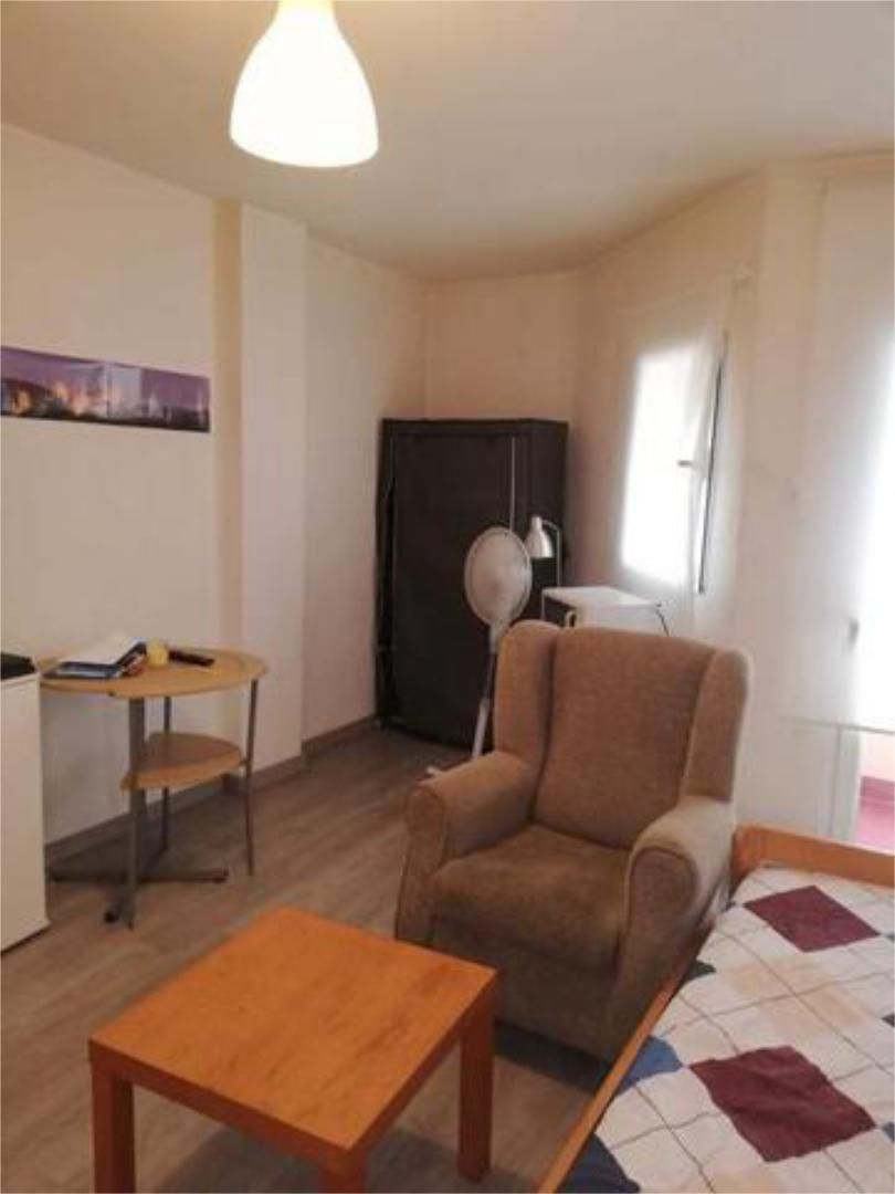 Estudi de lloguer a Plaza de Toros Sala d'estar de Estudi de lloguer en Granada Capital amb Terrassa