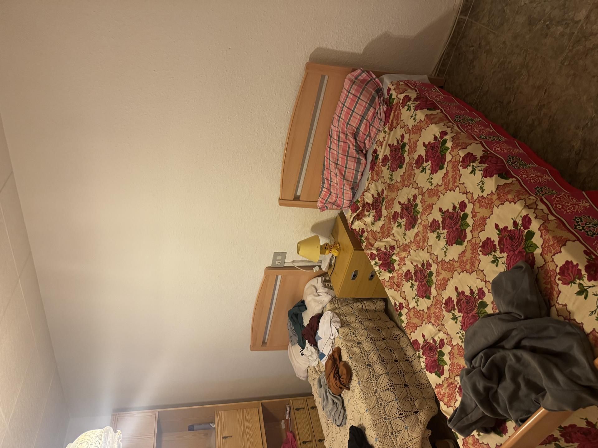 Habitación de Piso de alquiler en Tortosa con Aire acondicionado, Terraza y Amueblado