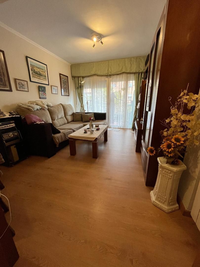Flat to share in Calle Astorga, 8, Bellavistas - Hipercor Flat to share in Calle Astorga, 8, Bellavistas - Hipercor