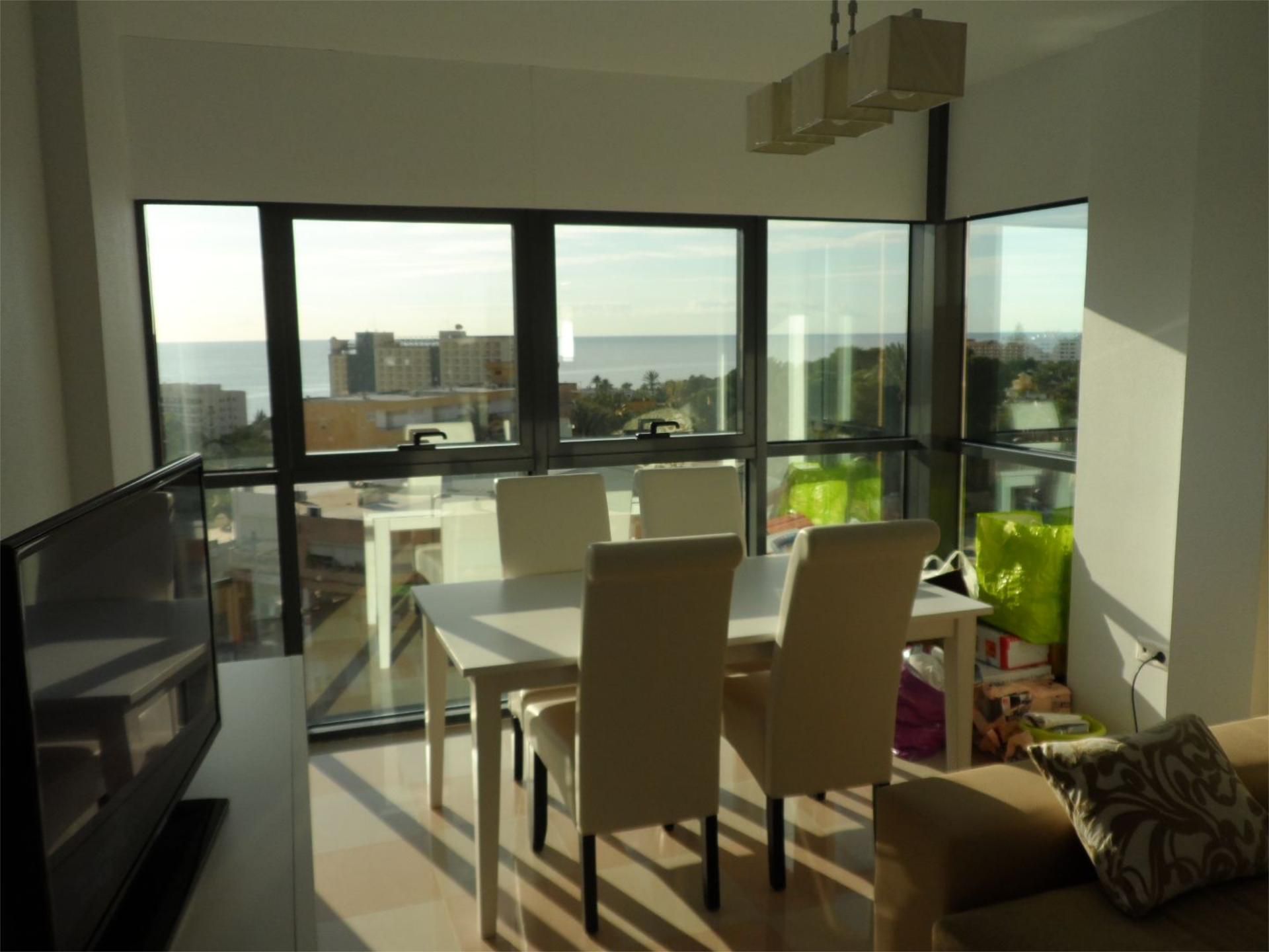 Comedor de Piso de alquiler en Roquetas de Mar con Aire acondicionado, Amueblado y Parking comunitario