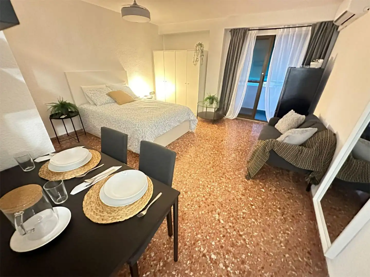 Habitación de Piso para compartir en Valencia con Aire acondicionado, Calefacción y Terraza