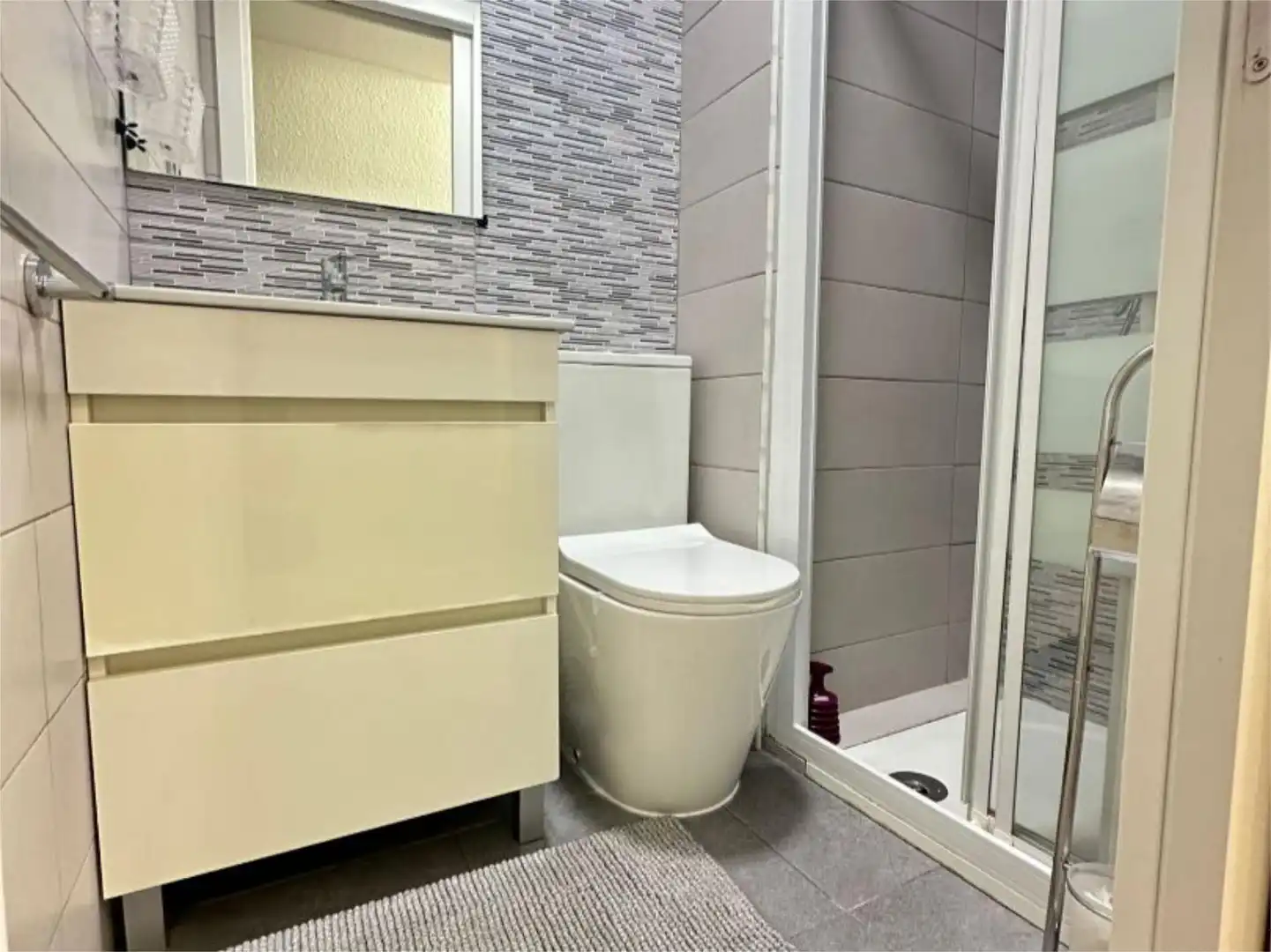 Baño de Piso para compartir en Valencia con Aire acondicionado, Calefacción y Terraza